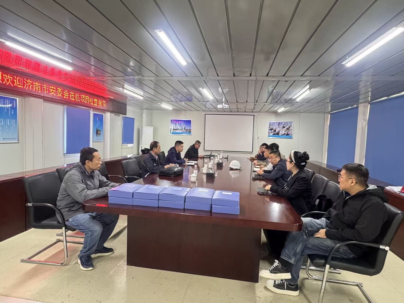 图片:济南市安委会至中建五局山东公司南北康B8地块项目检查指导安全生产工作.jpg 图片:济南市安委会至中建五局山东公司南北康B8地块项目检查指导安全生产工作.jpg