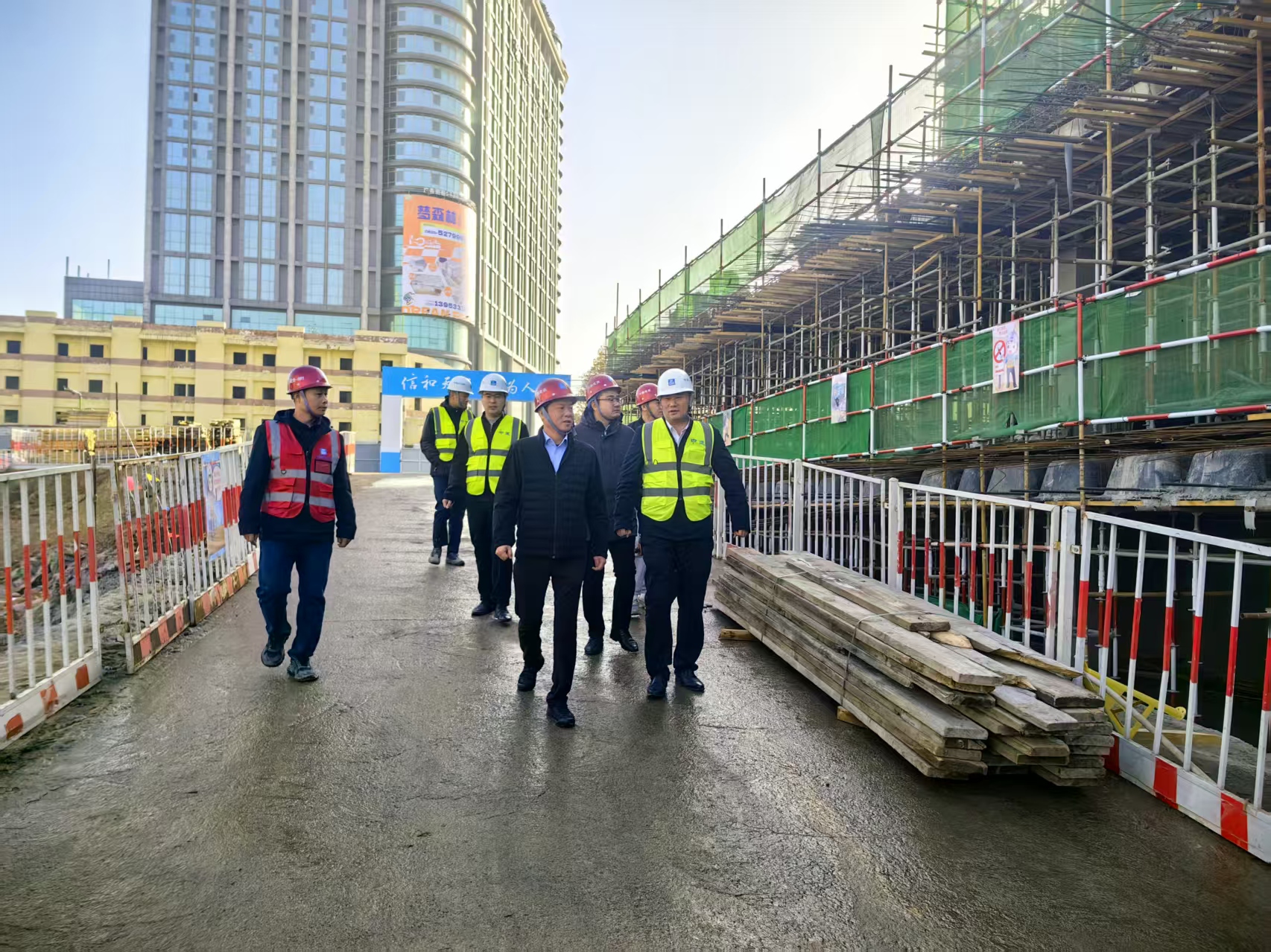 安全带班检查.jpg 安全带班检查.jpg