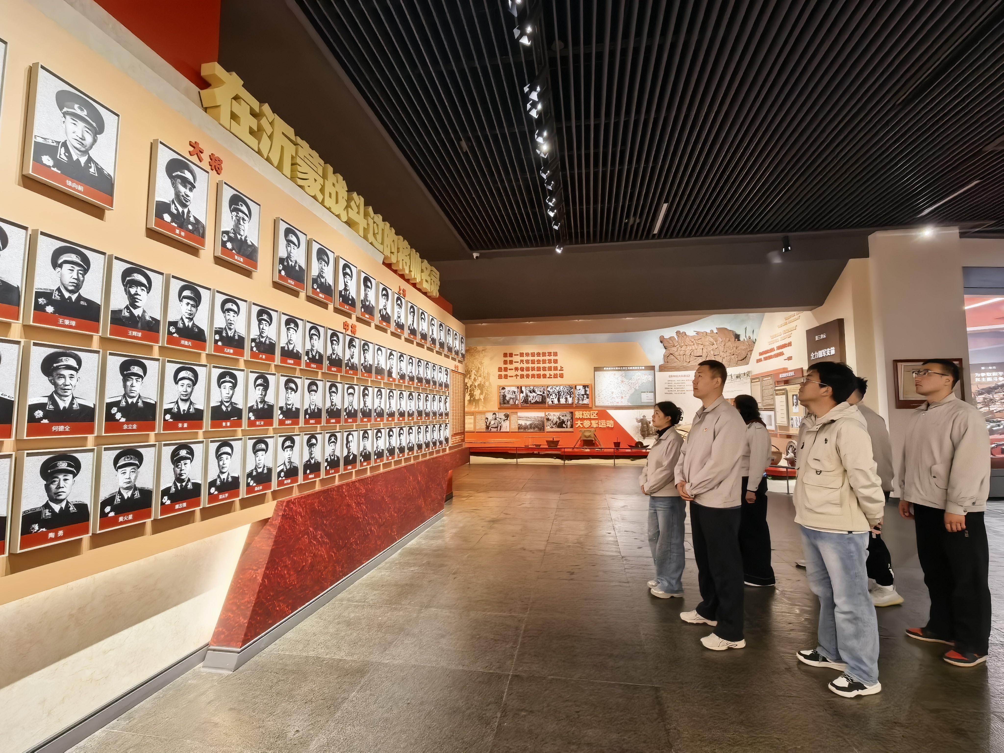 参观沂蒙革命纪念馆.jpg 参观沂蒙革命纪念馆.jpg