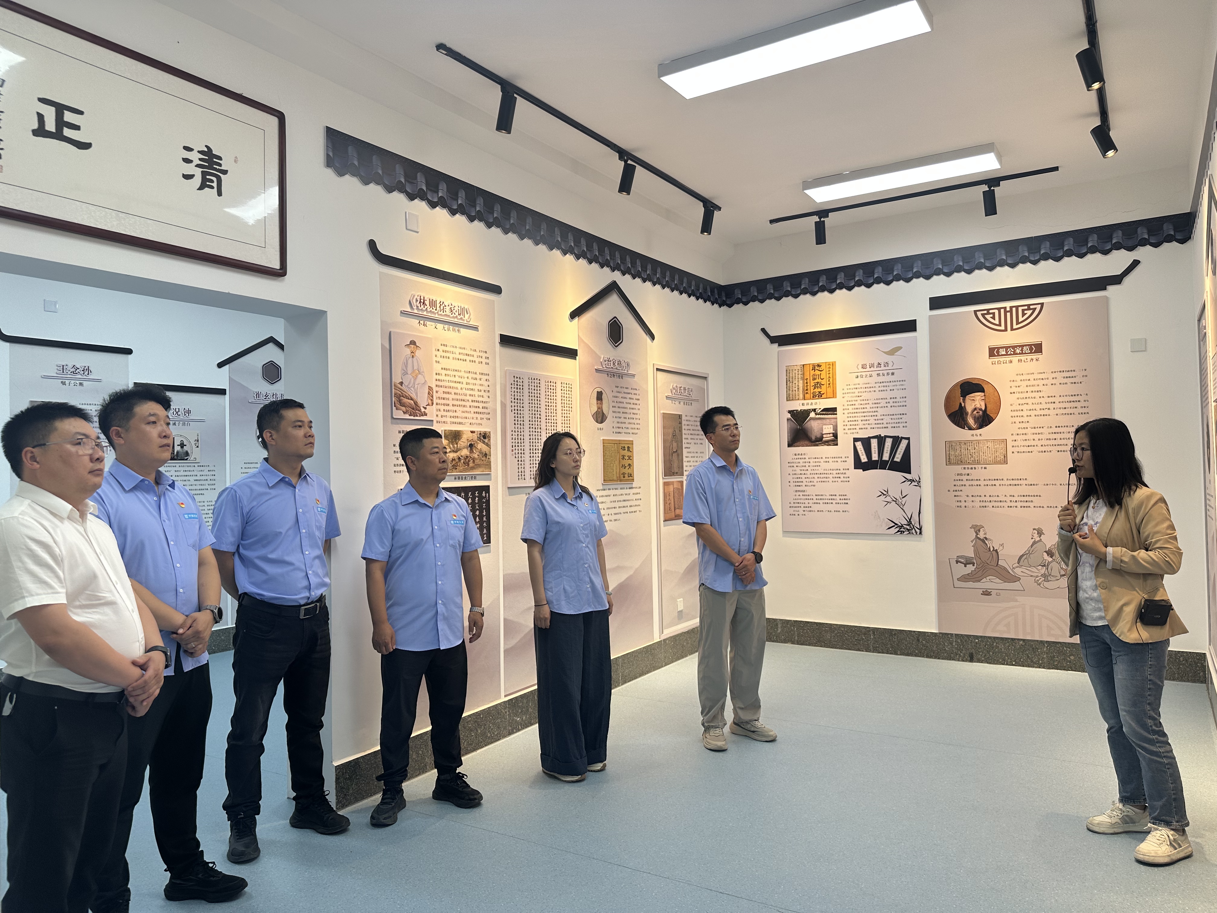参观照片.jpg
